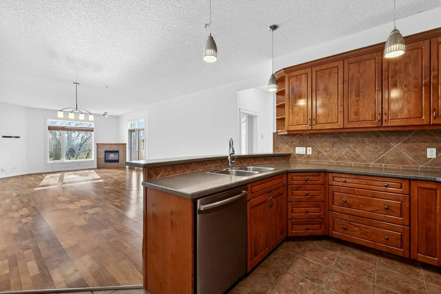 7304-14 Hemlock Crescent SW, Calgary, AB, T3C 2Z1 - 13