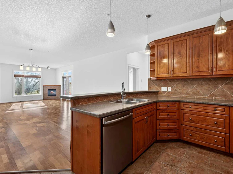 7304-14 Hemlock Crescent SW, Calgary, AB, T3C 2Z1 - 13