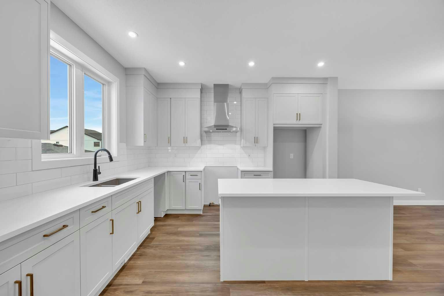 10 Versant Path SW, Calgary, AB, T2Y 0Z5