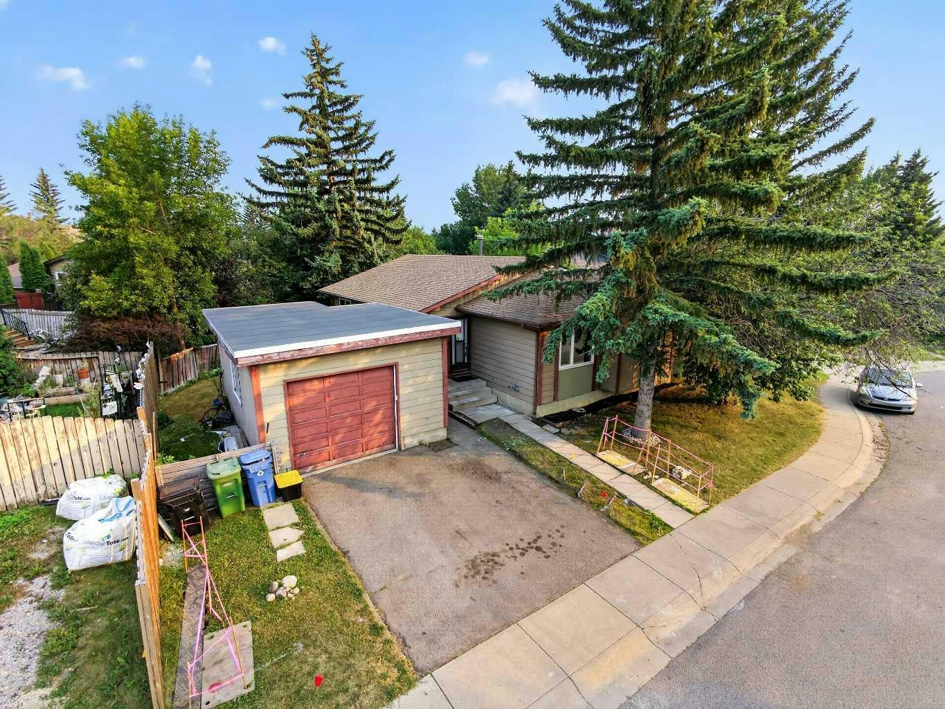 207 Deer Ridge Way SE, Calgary, AB, T2J 5Y8