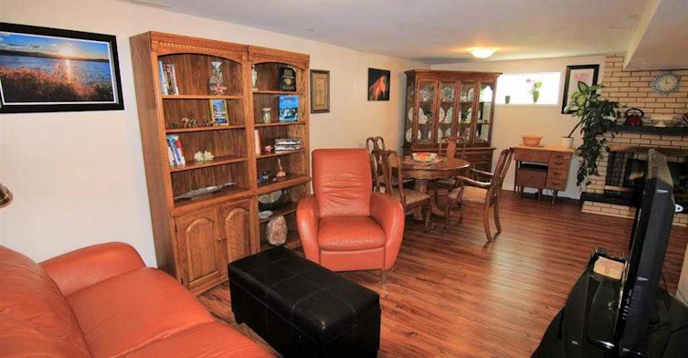 Basement Unit-7504 39 Avenue NW, Calgary, AB, T3B 1V3 - 7