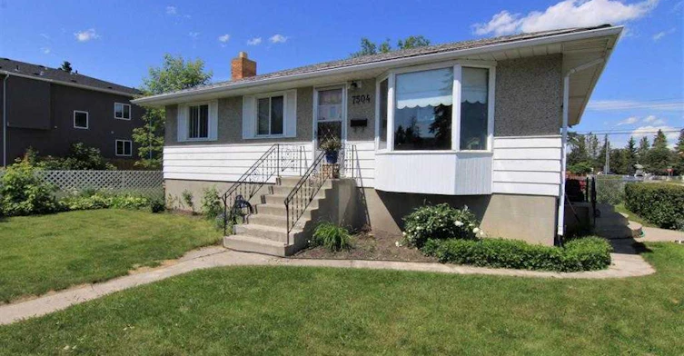 7504 39 Avenue NW, Calgary, AB, T3B 1V3 - 2