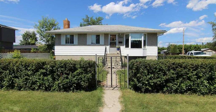 7504 39 Avenue NW, Calgary, AB, T3B 1V3