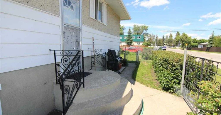 Basement Unit-7504 39 Avenue NW, Calgary, AB, T3B 1V3 - 5