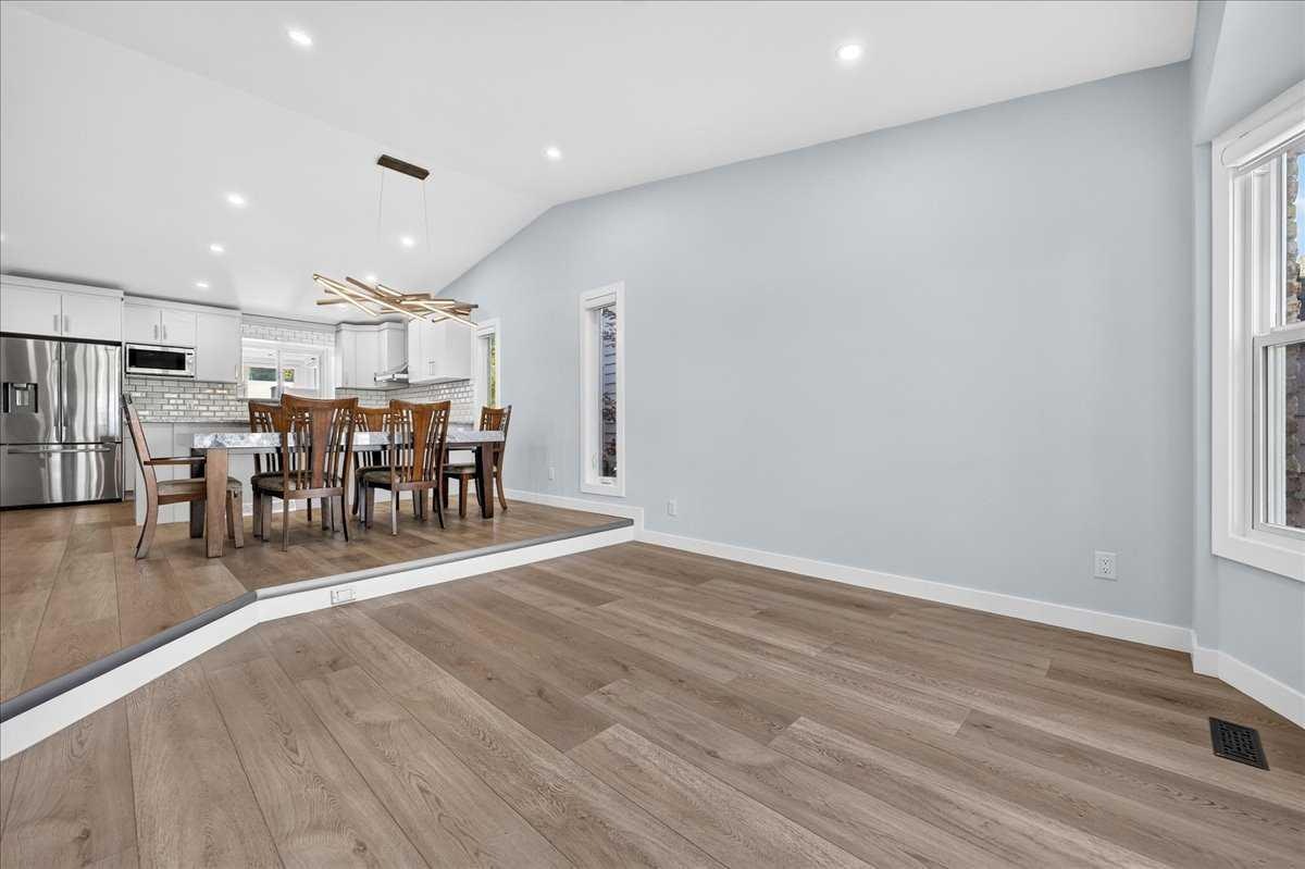 55 Whitehaven Crescent NE - 5
