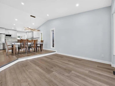 55 Whitehaven Crescent NE - 5
