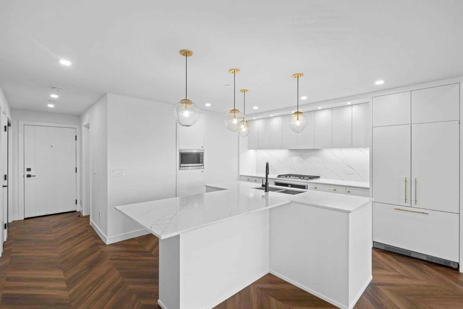 215-8445 Broadcast Avenue SW, Calgary, AB, T3H 6B6