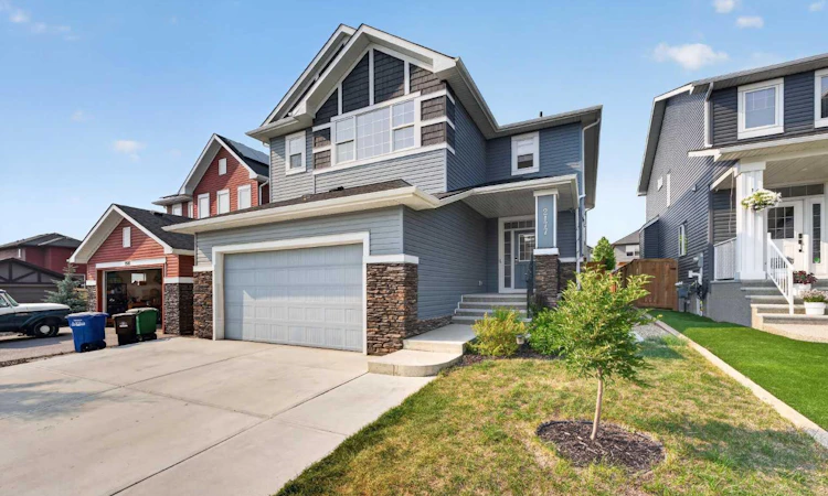 2177 Ravensdun Crescent SE