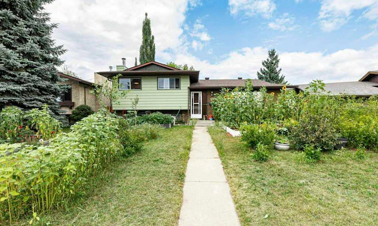 65 Hart Crescent S