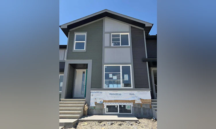 195 Lanark Gate SE