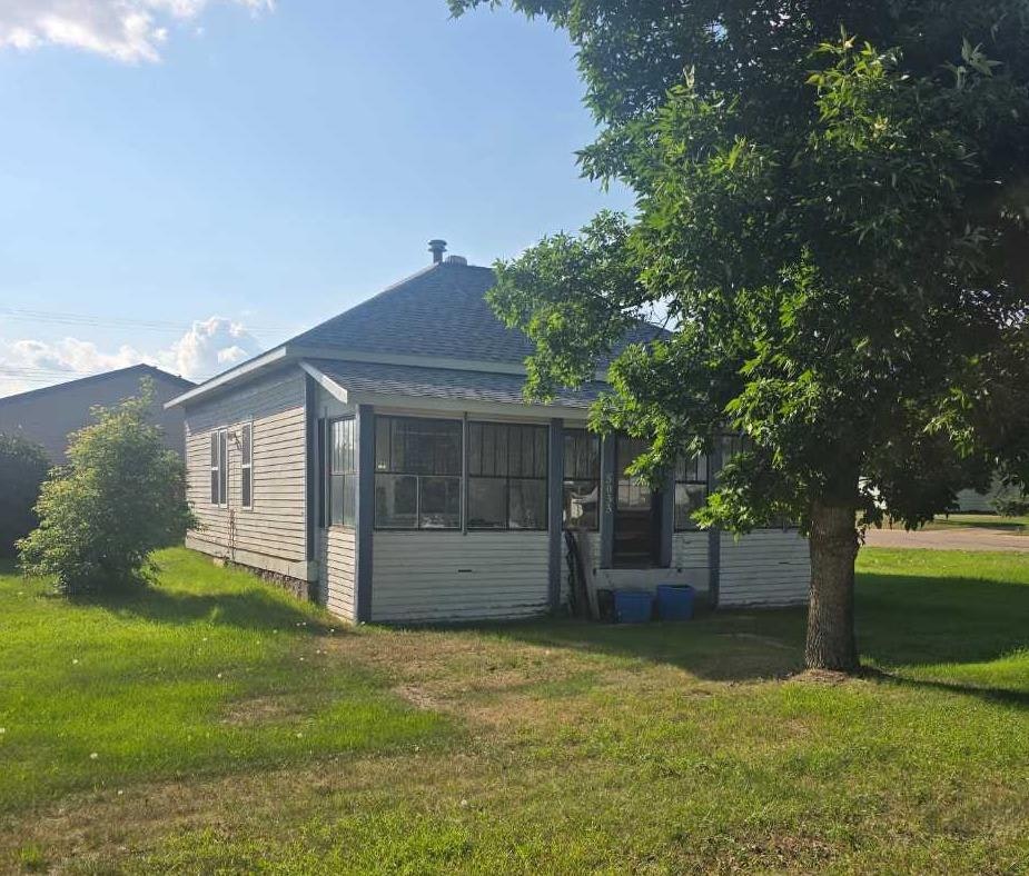 5033 49a Street, Sedgewick, AB, T0B 4C0