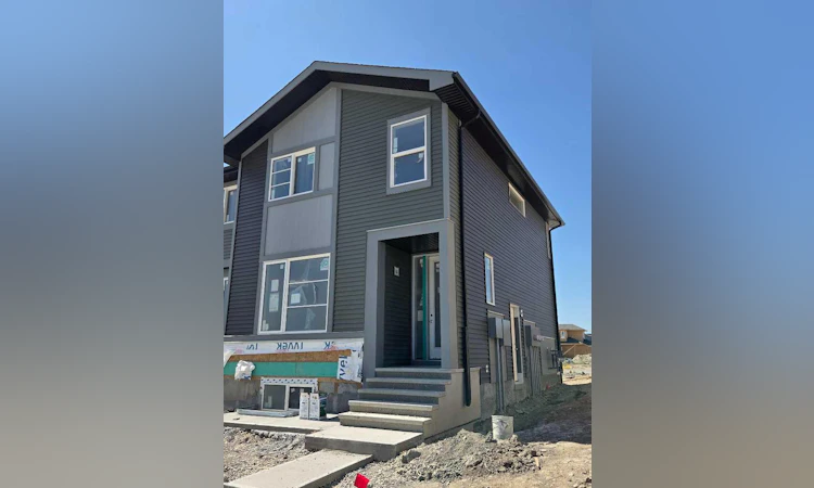187 Lanark Gate SE