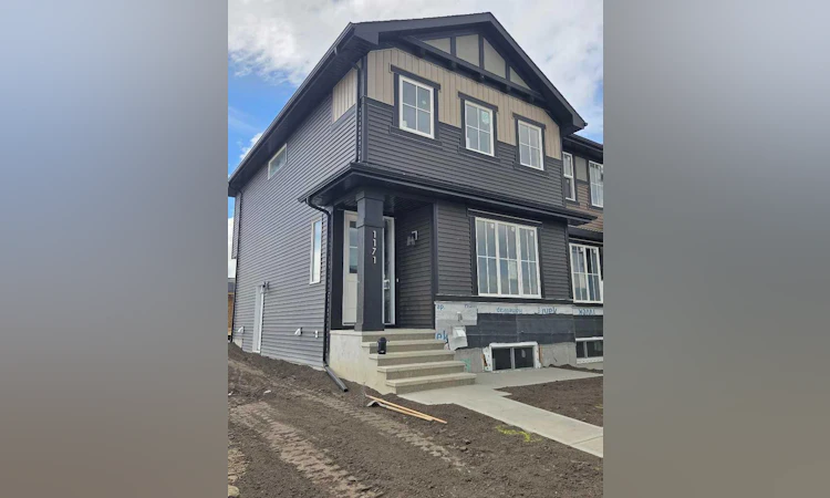 187 Lanark Gate SE