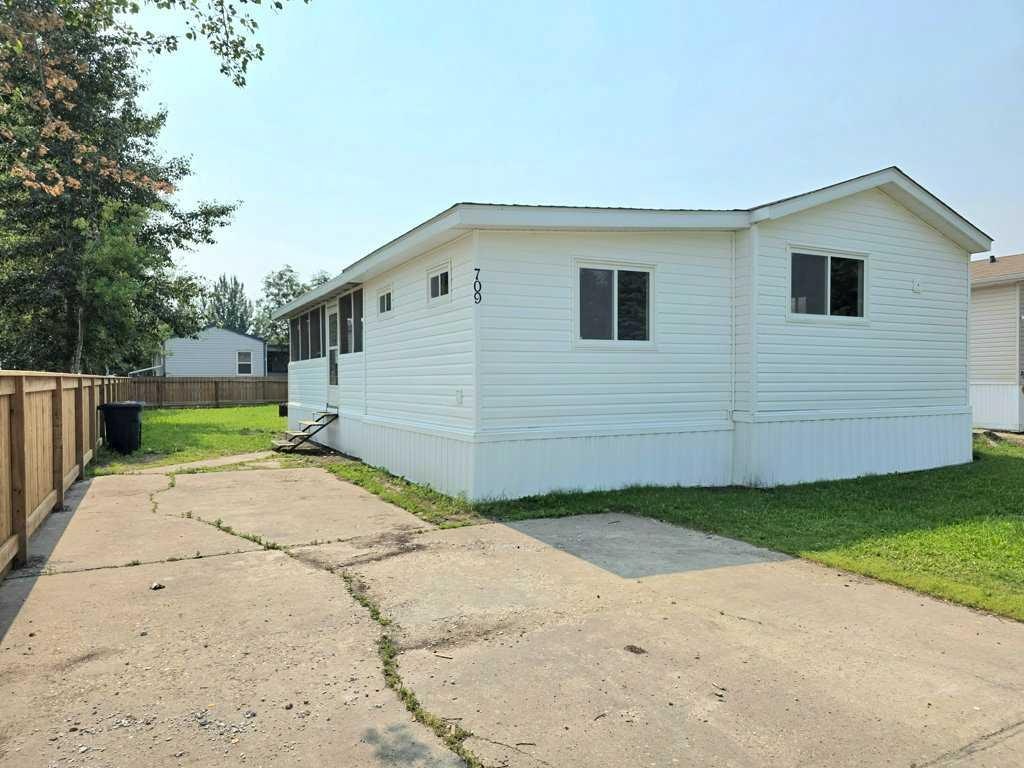 709 6 Avenue NW, Slave Lake, AB, T0G 2A1