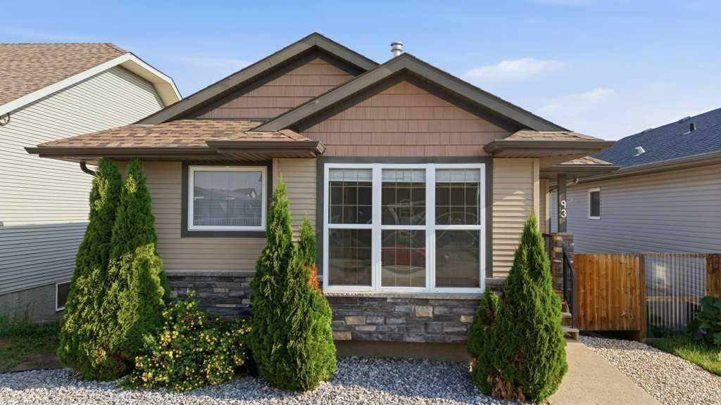 93 Valley Crescent, Blackfalds, AB, T4M 0J7