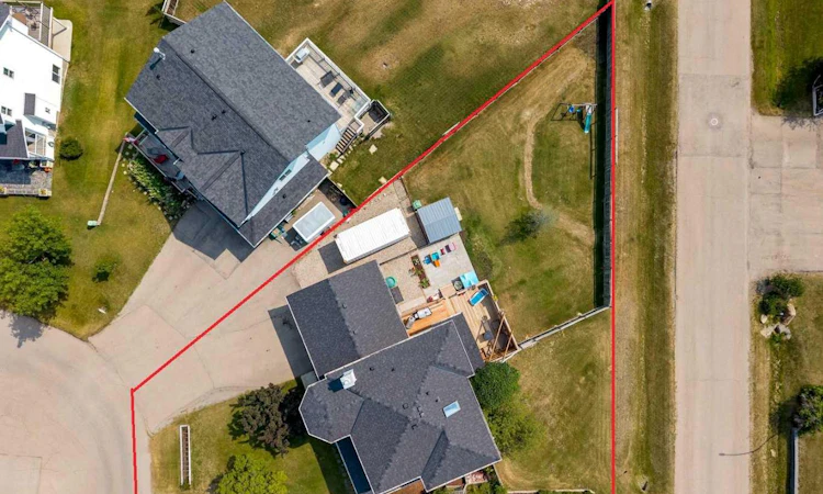 16 Henderson Bay NE