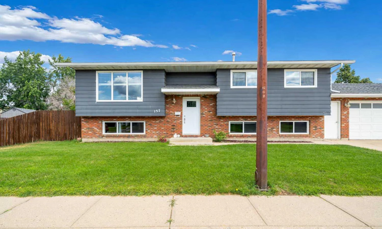 157 Calder Road SE
