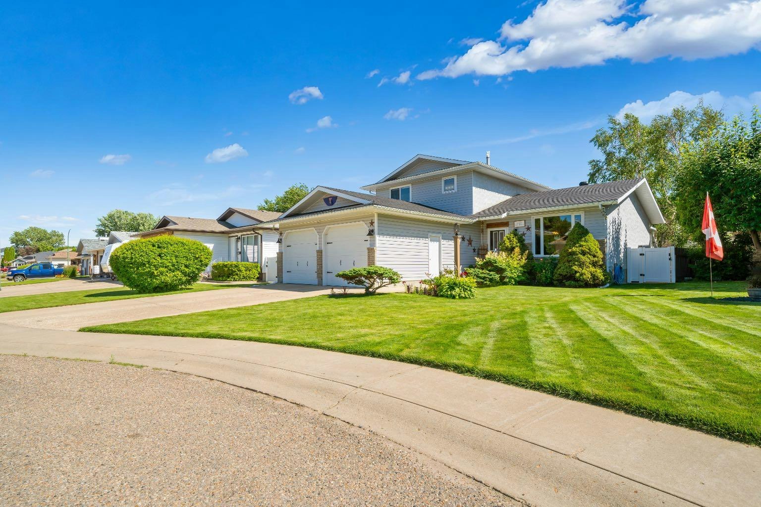 1630 31 Street SE, Medicine Hat, AB, T1A 8J8
