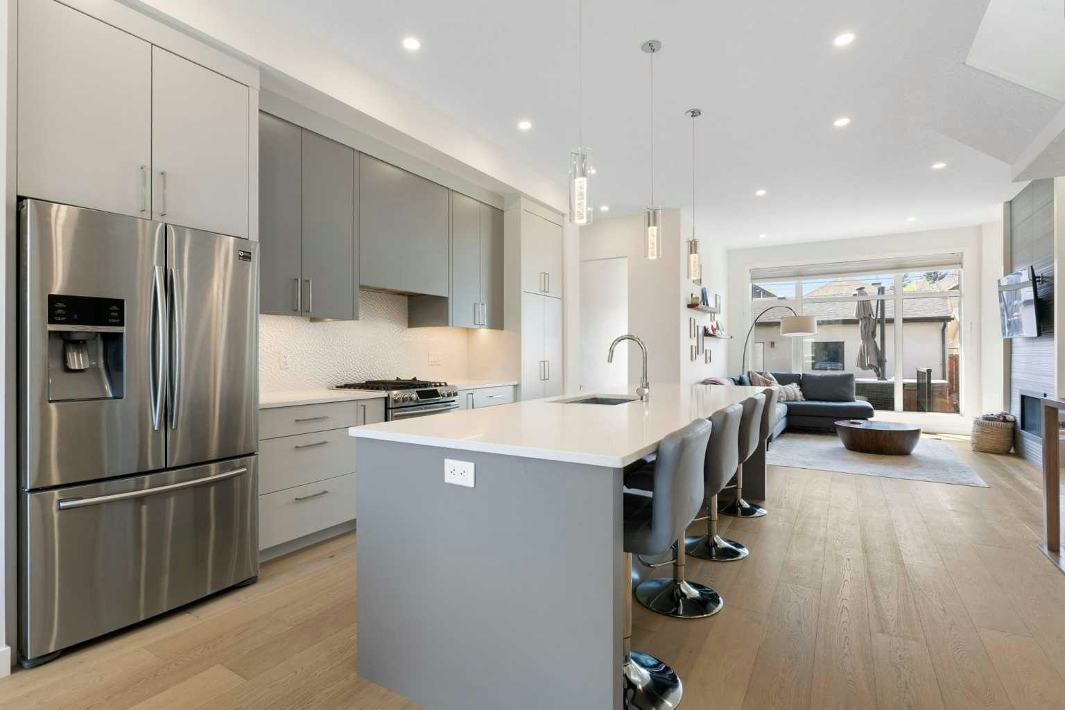 2507 17 Street NW, Calgary, AB, T2M 3S3