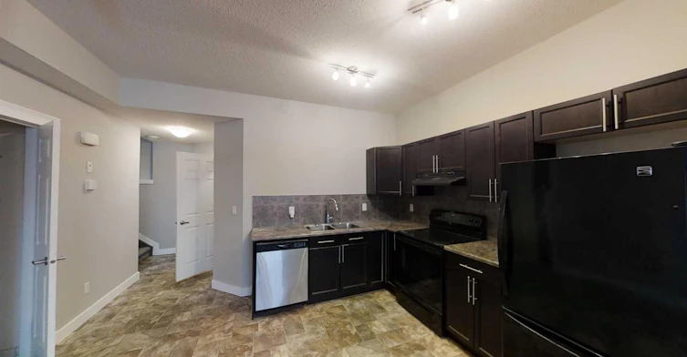 A-8713 88 Street, Grande Prairie, AB, T8X 0G6 - 3