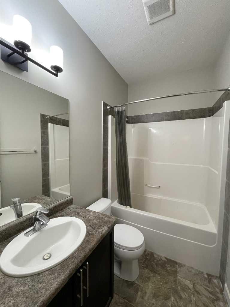 A-8713 88 Street, Grande Prairie, AB, T8X 0G6 - 5
