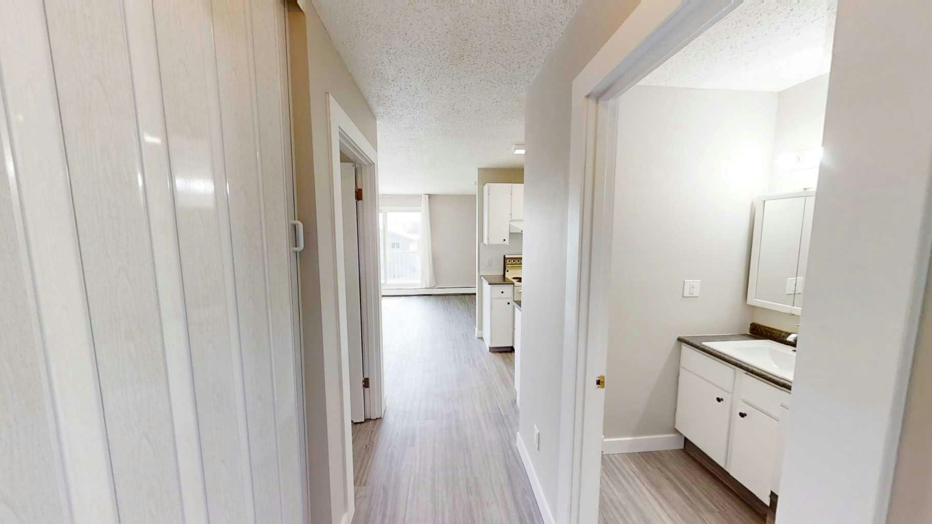 18-10028 105 Avenue, Grande Prairie, AB, T8V 1H1 - 2