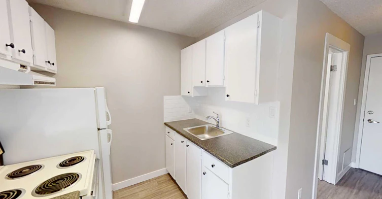 18-10028 105 Avenue, Grande Prairie, AB, T8V 1H1 - 8