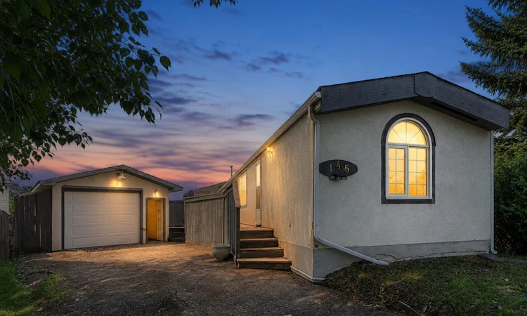 145 Spring Haven Mews SE