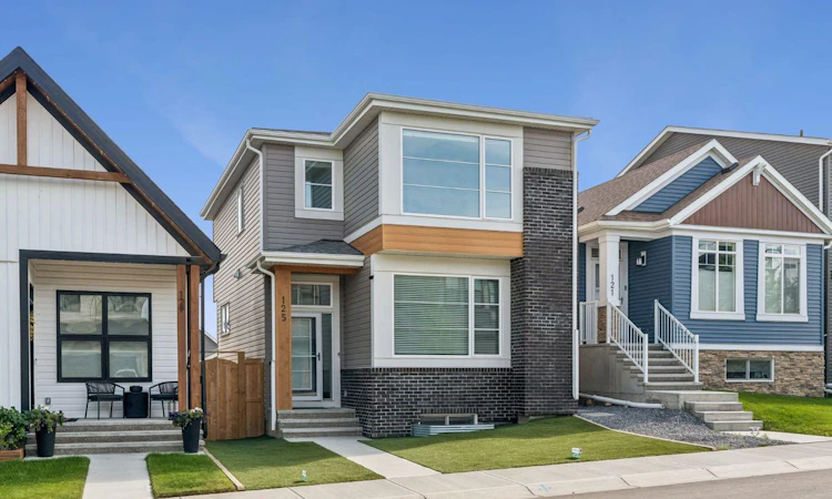 125 Rochester Way NW