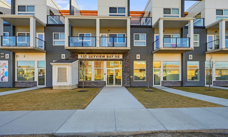2216-151 Skyview Bay NE
