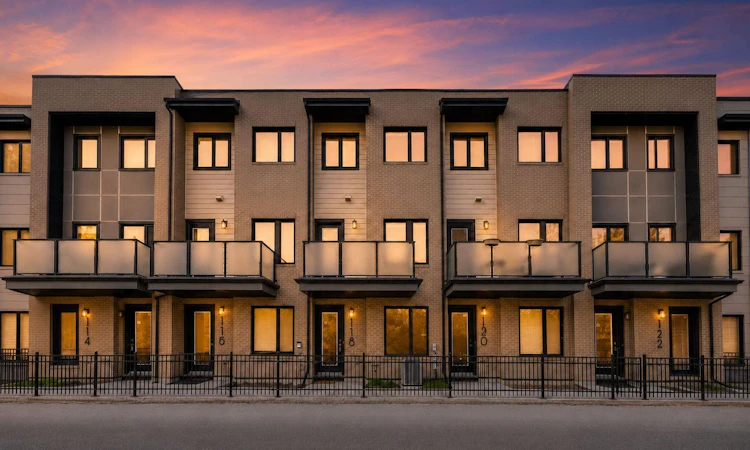 118-28 Mcdougall Court NE