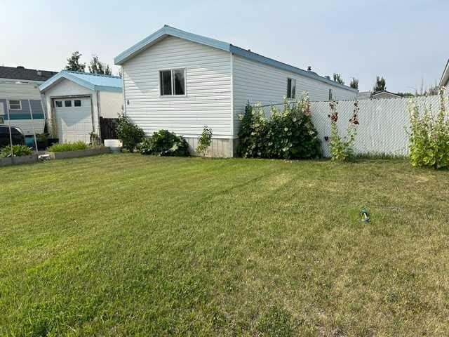 8 Meadowlake Gate E, Brooks, AB, T1R 1E9
