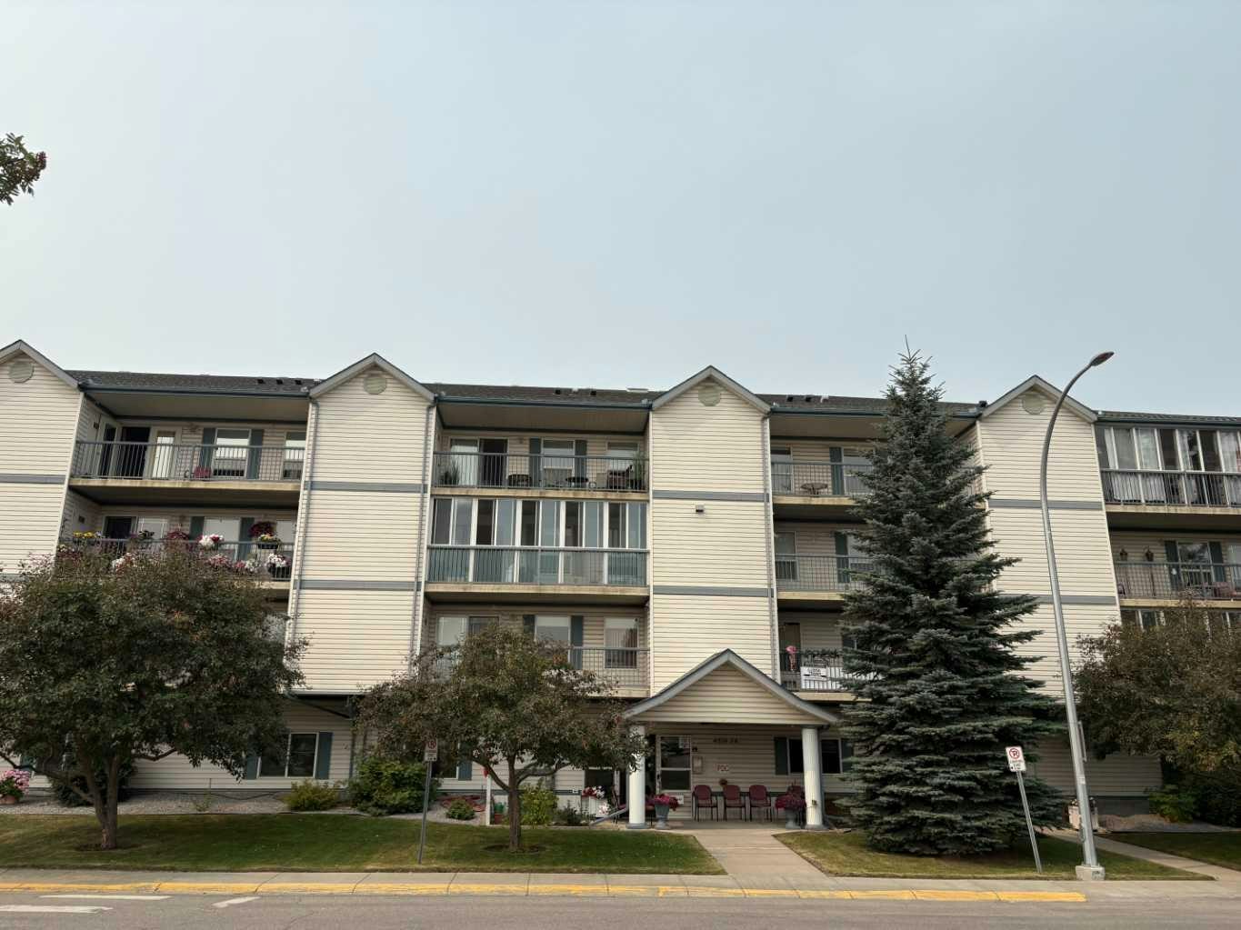 209-4514 54 Avenue, Olds, AB, T4H 1W5