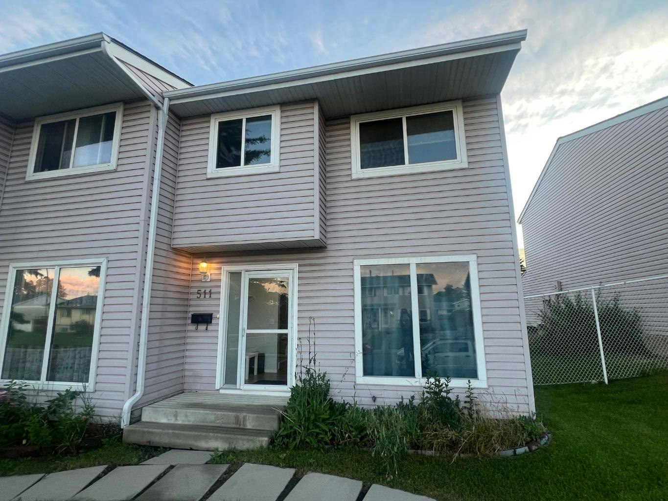 511 40 Street NE, Calgary, AB, T1Y 1Y4