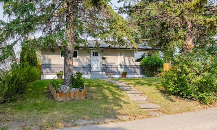 60 Fairview Crescent SE