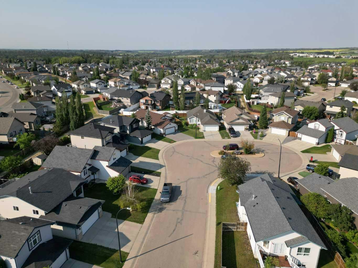 73 Ogilvie Close, Red Deer, AB, T4P 3X7