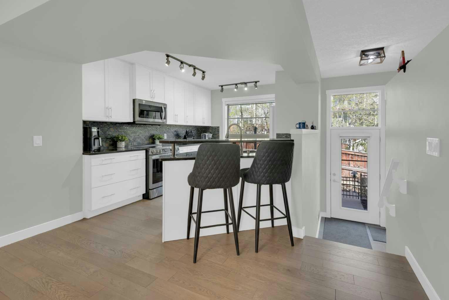 24 Aspen Hills Common SW, Calgary, AB, T3H 0R7