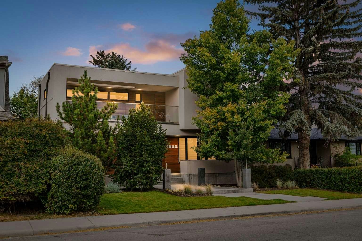 1822 12 Avenue NW, Calgary, AB, T2N 1J4