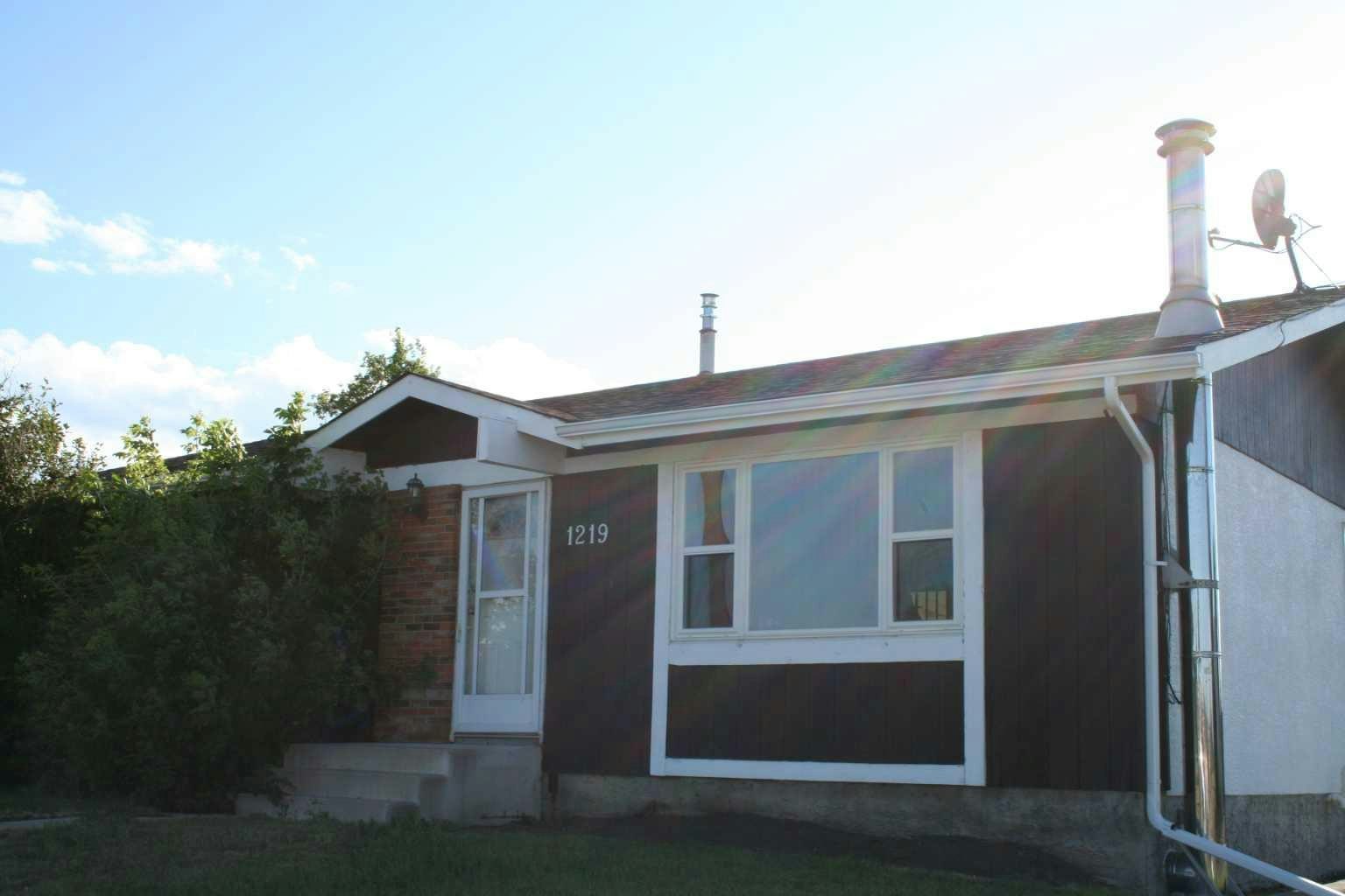 1219 68 Street NE, Calgary, AB, T2A 5K6