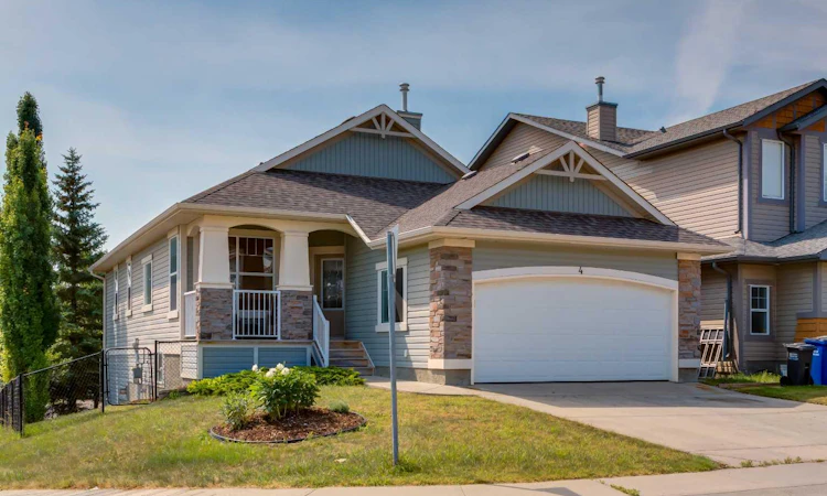 4 Sunset Close