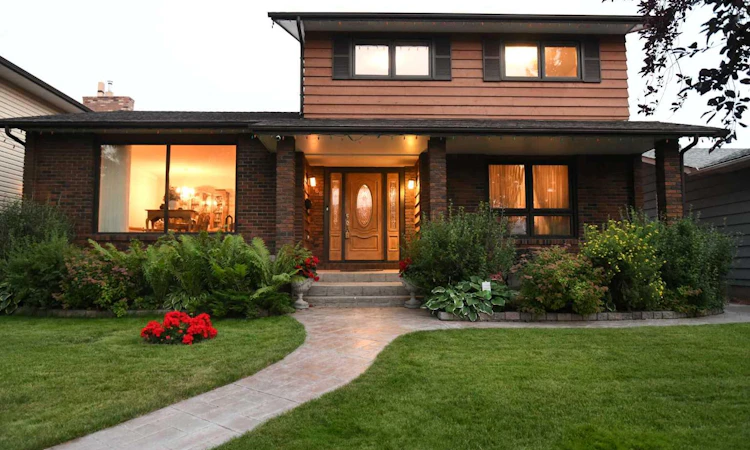 168 Templewood Drive NE