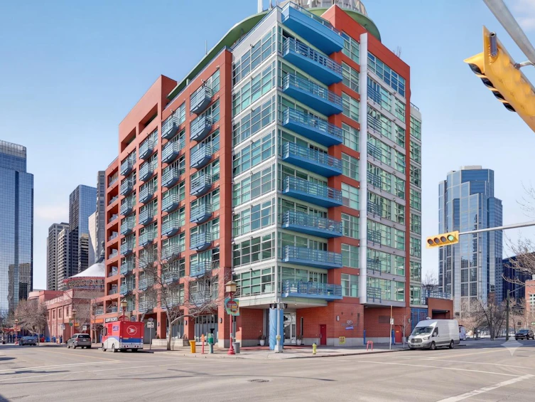 312-205 Riverfront Avenue SW, Calgary, AB, T2P 5K4
