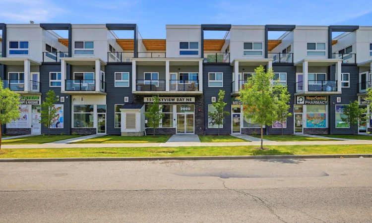 2218-151 Skyview Bay NE