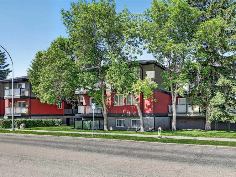 204-1915 26 Street SW, Calgary, AB, T3E 2A2 - 2