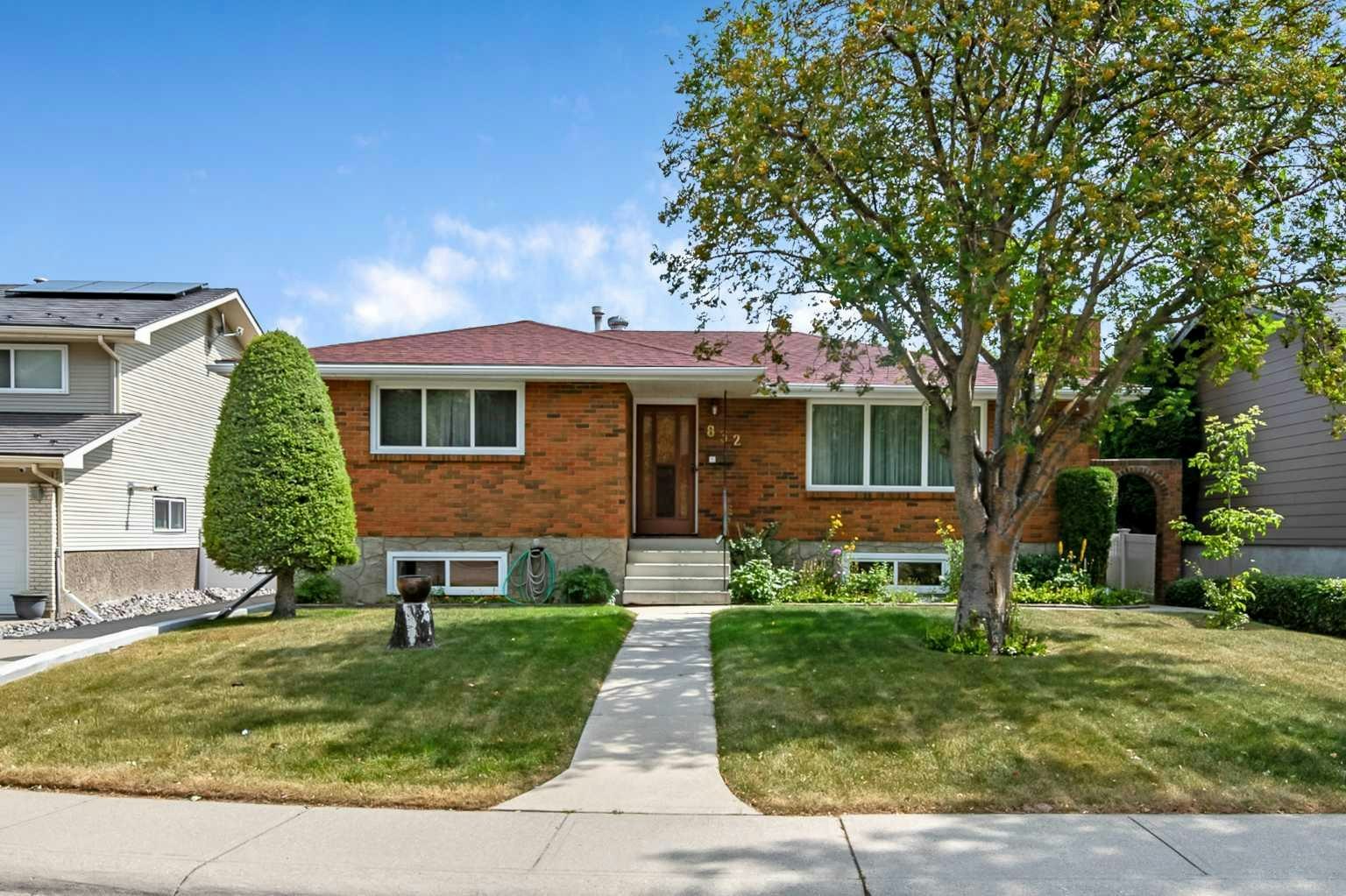 832 Canna Crescent SW, Calgary, AB, T2W 1N9