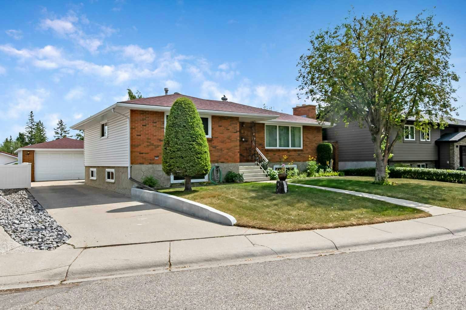 832 Canna Crescent SW, Calgary, AB, T2W 1N9
