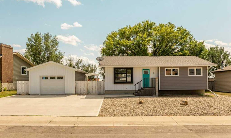 206 Rubie Crescent