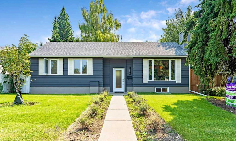 2011 Palliser Drive SW