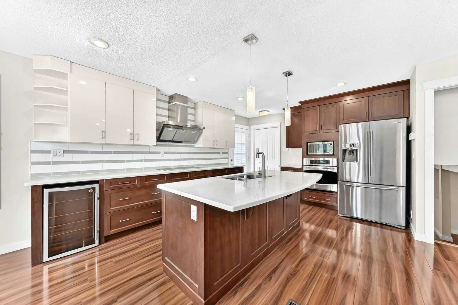 136 Midlawn Close SE, Calgary, AB, T2X 1A8