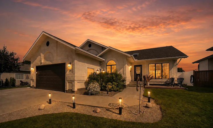 14 Denison Crescent